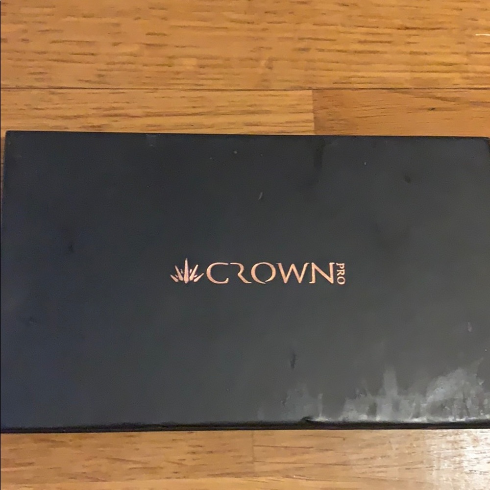 Crown pro eyeshadow palette.